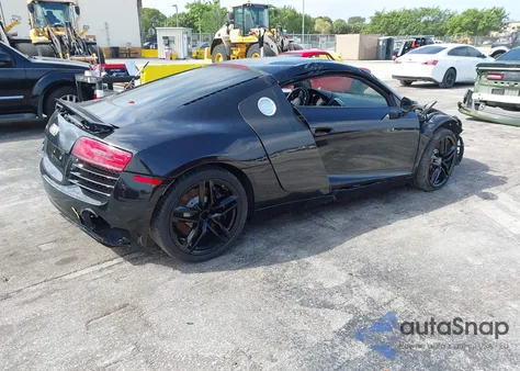 2014 Audi R8 4.2 z USA, uszkodzony, nr VIN WUAAUAFG6EN001685